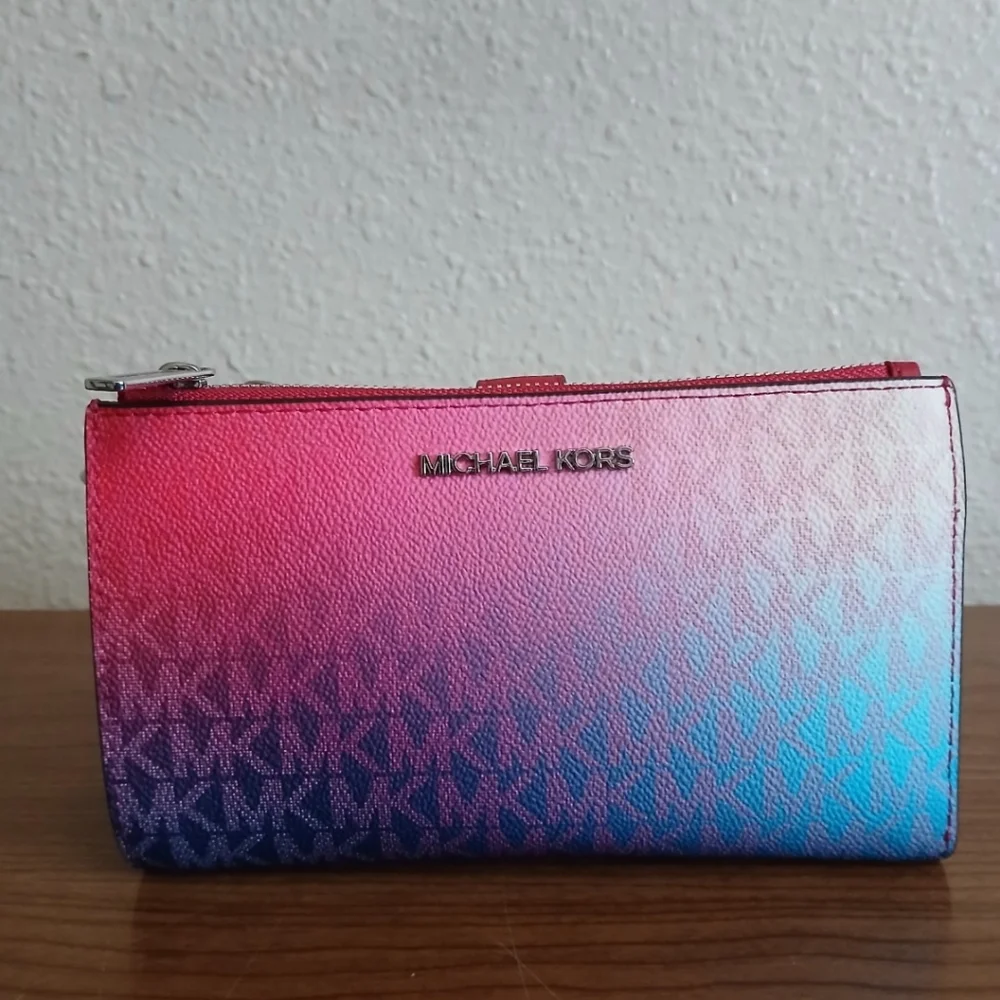Nwt Michael Kors Jet Set Large Ombré Signature Logo Wristlet - Picture 1 of 4